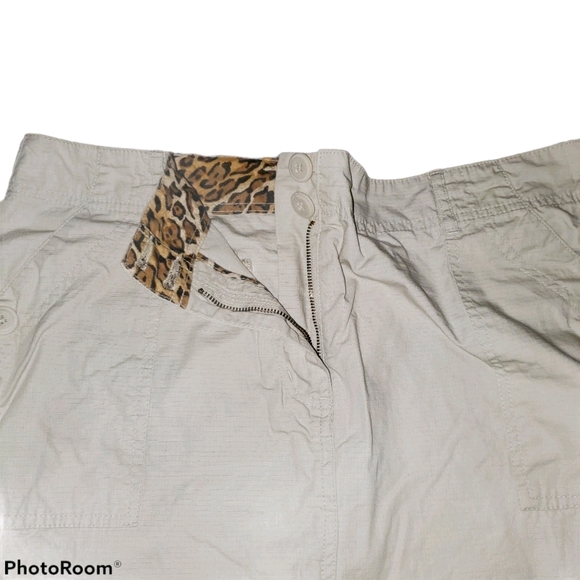 willi smith Khaki Button Front Closure Mini Skirt with Front & Back Pockets 462 - Picture 5 of 6